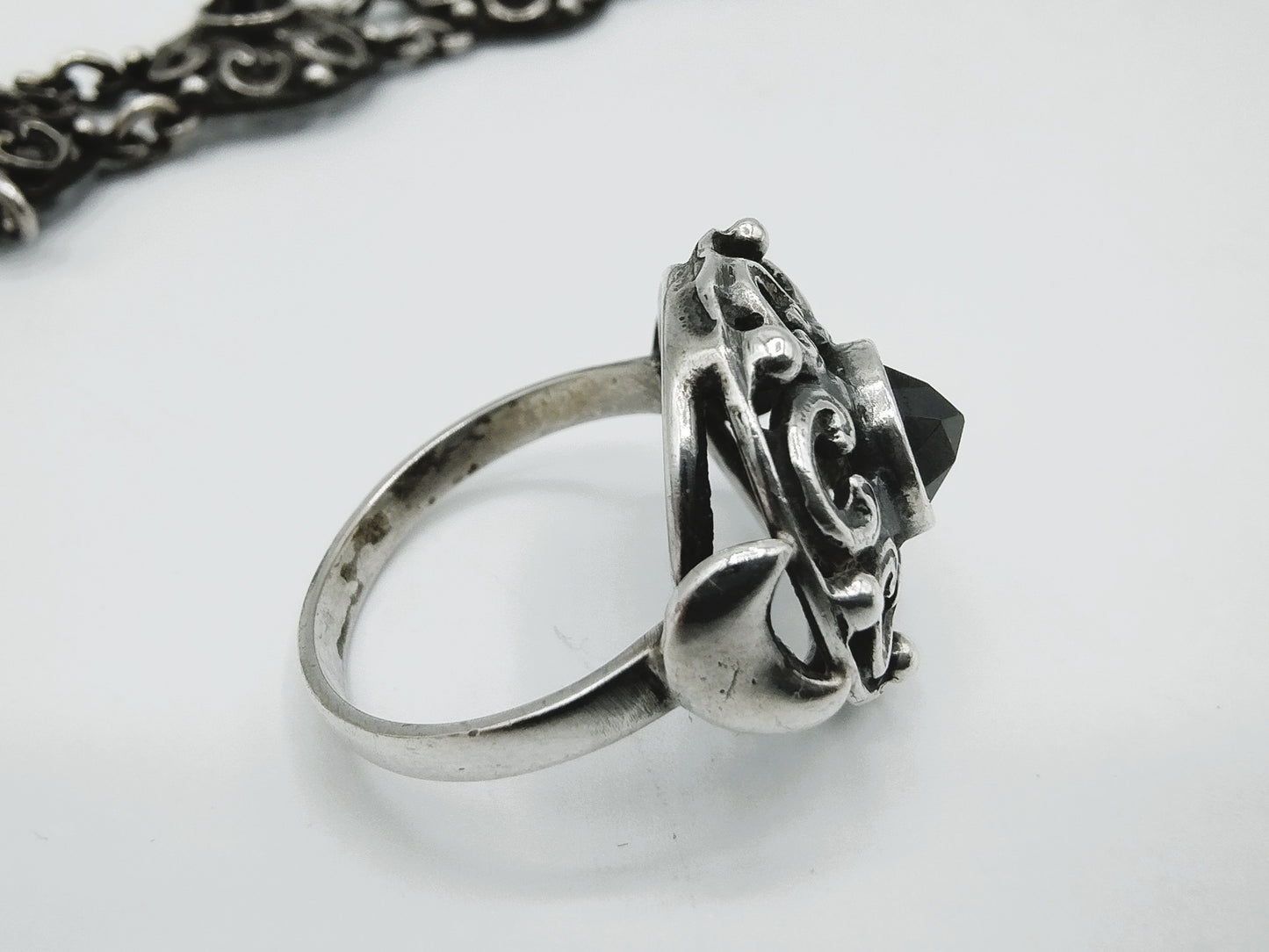 Zilveren dameshorloge, Lasita Quartz, 16 cm + zilveren ring met granaat, 18 mm