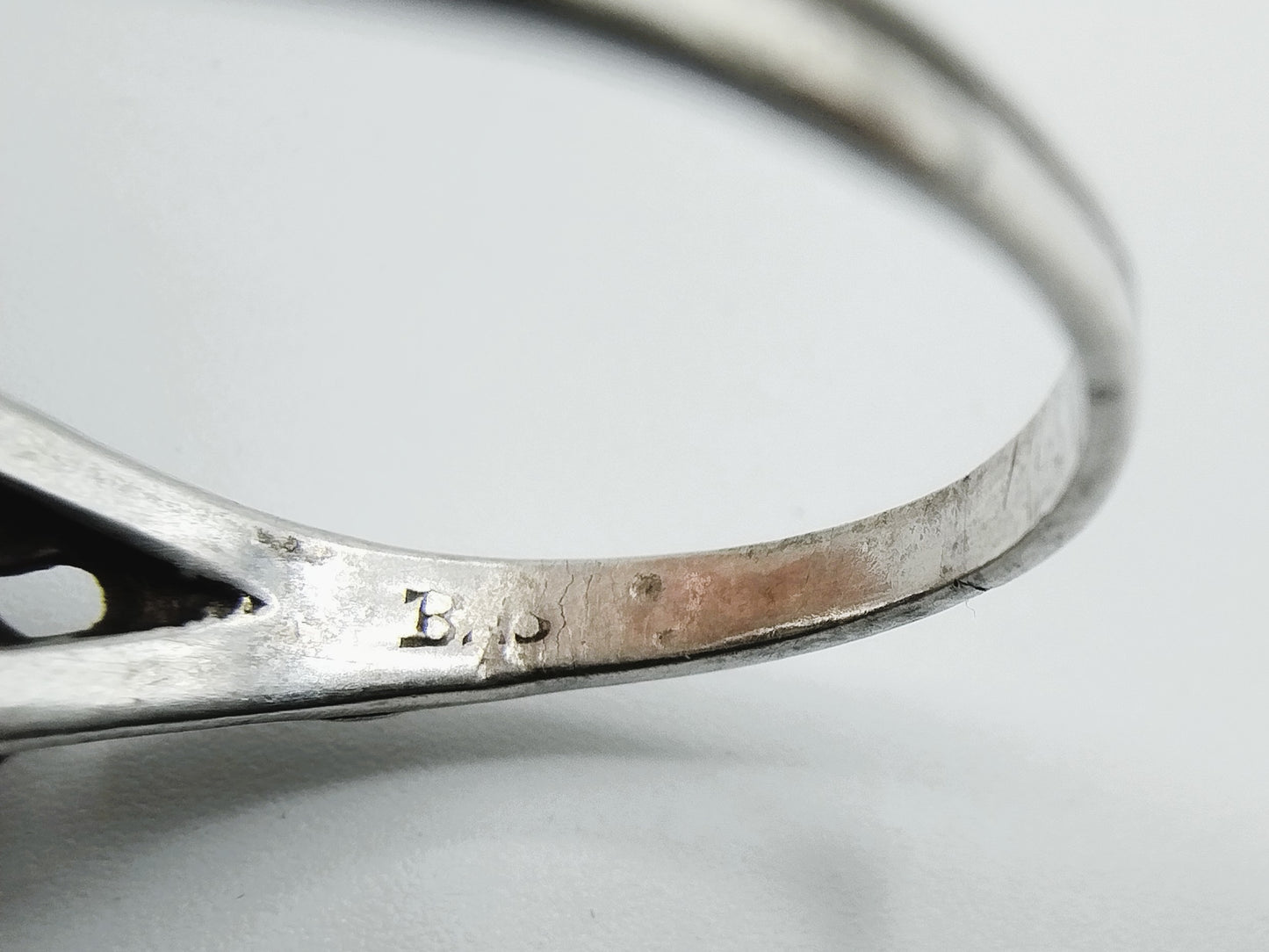 Silberner Blumenring mit Rose, 17,5 mm.