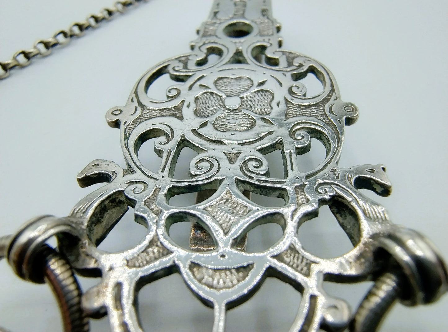 Zilveren Friese Chatelaine, o.a. A. Heerkes, Bolsward, 1646