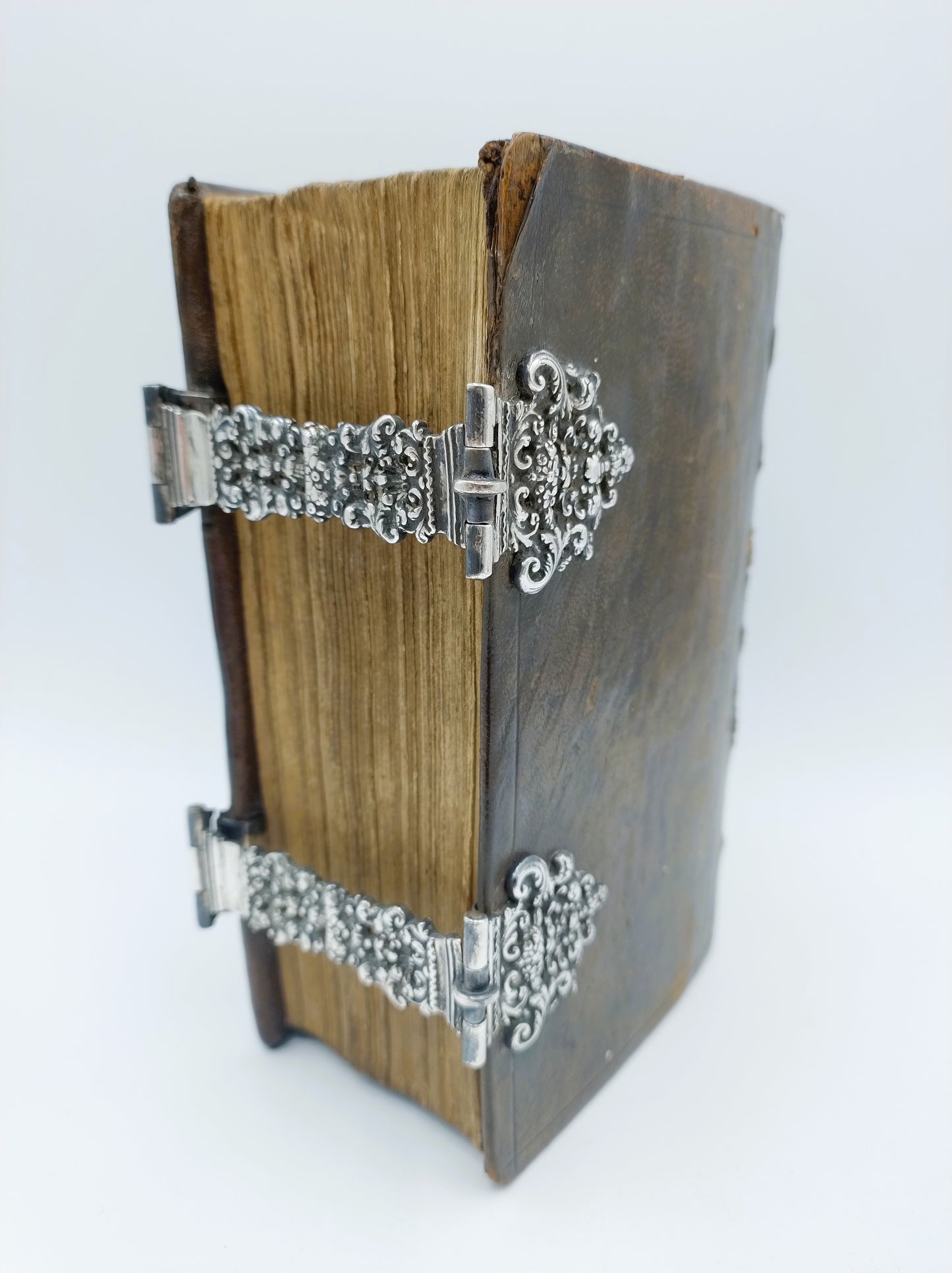 Bibel mit Silberverschlüssen, J. Peereboom, Leeuwarden, ca. 1760