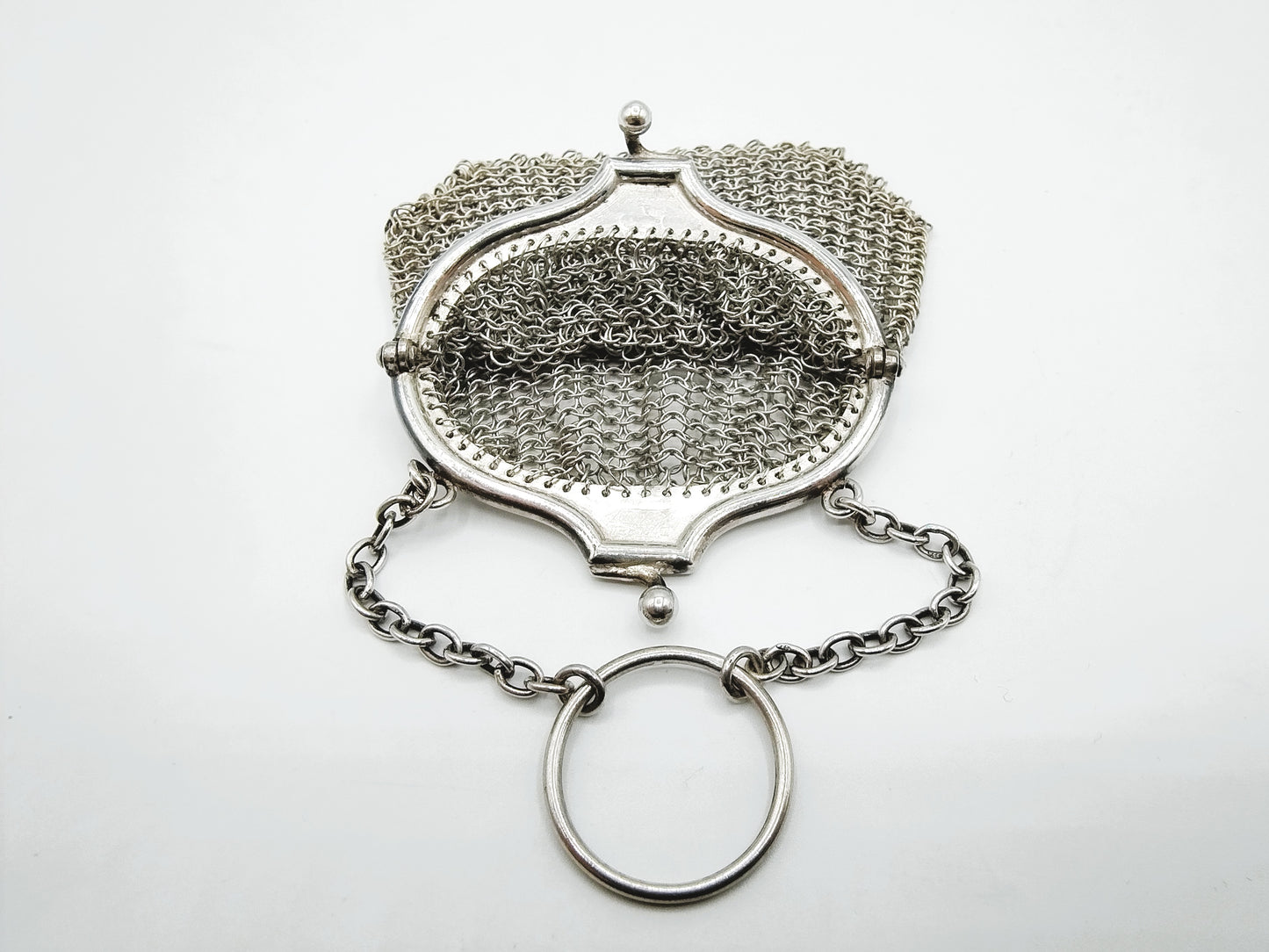 Zilveren beugeltasje met maliënkolder, Londen, 1915