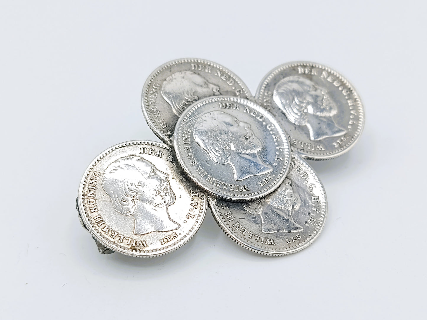 Silver penny brooch, Willem 3