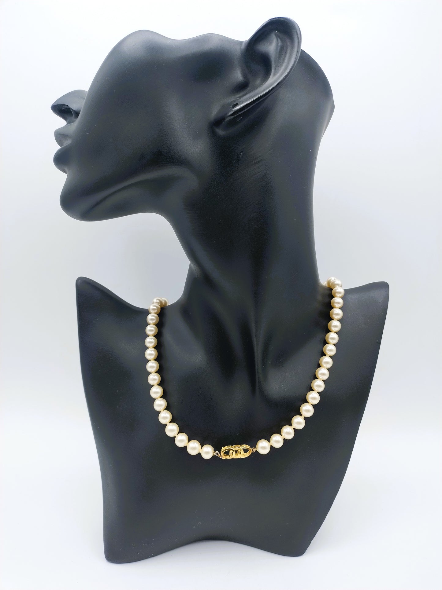 Pearl necklace with gold plated silver clasp, 45 cm