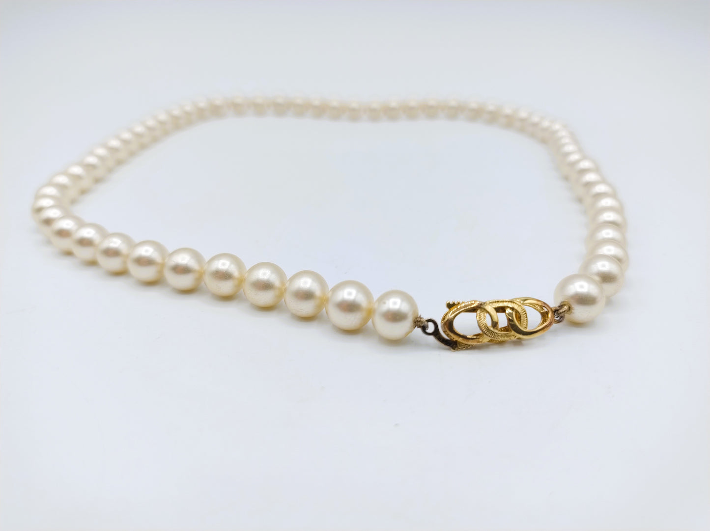Pearl necklace with gold plated silver clasp, 45 cm