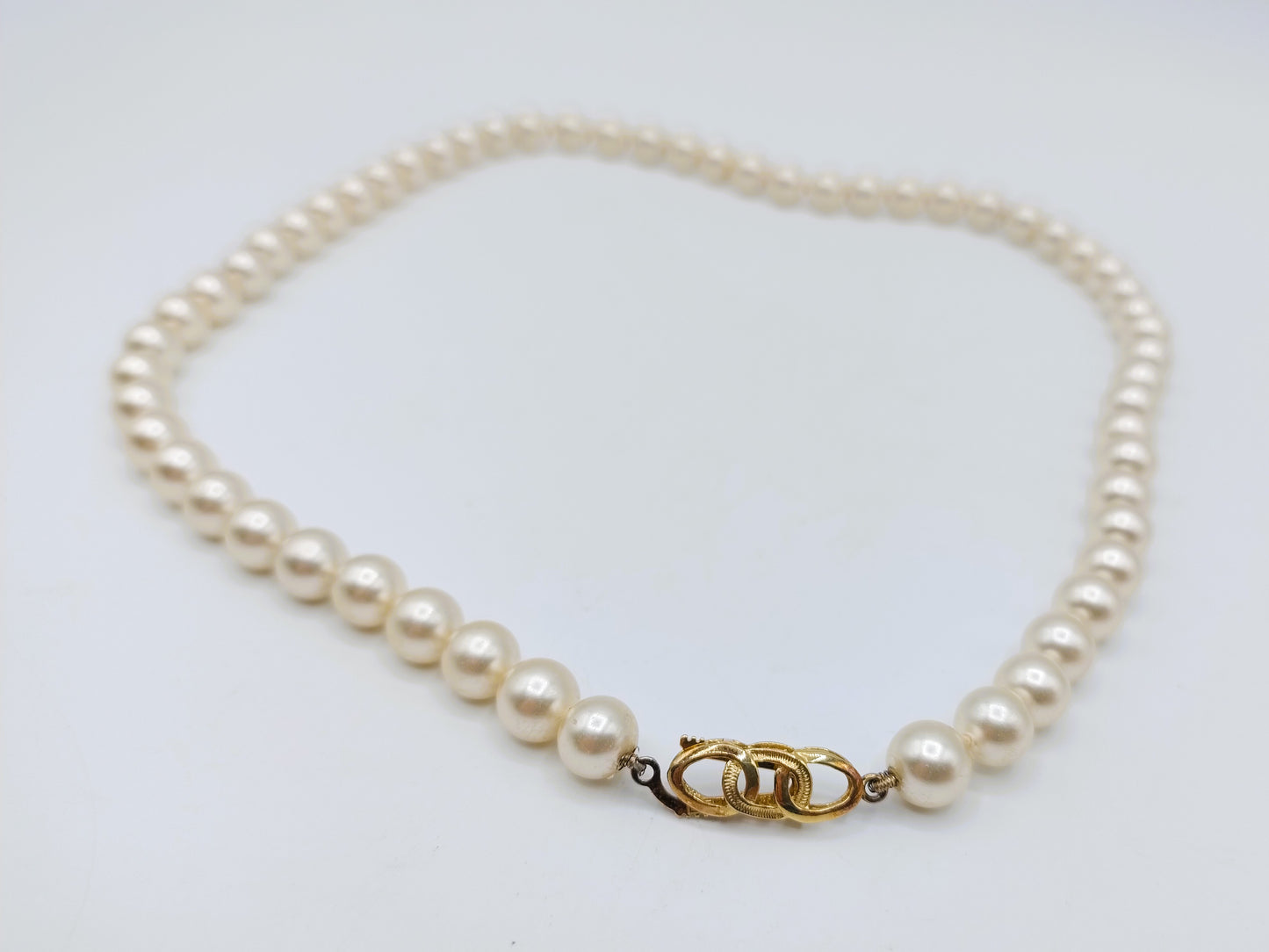 Pearl necklace with gold plated silver clasp, 45 cm