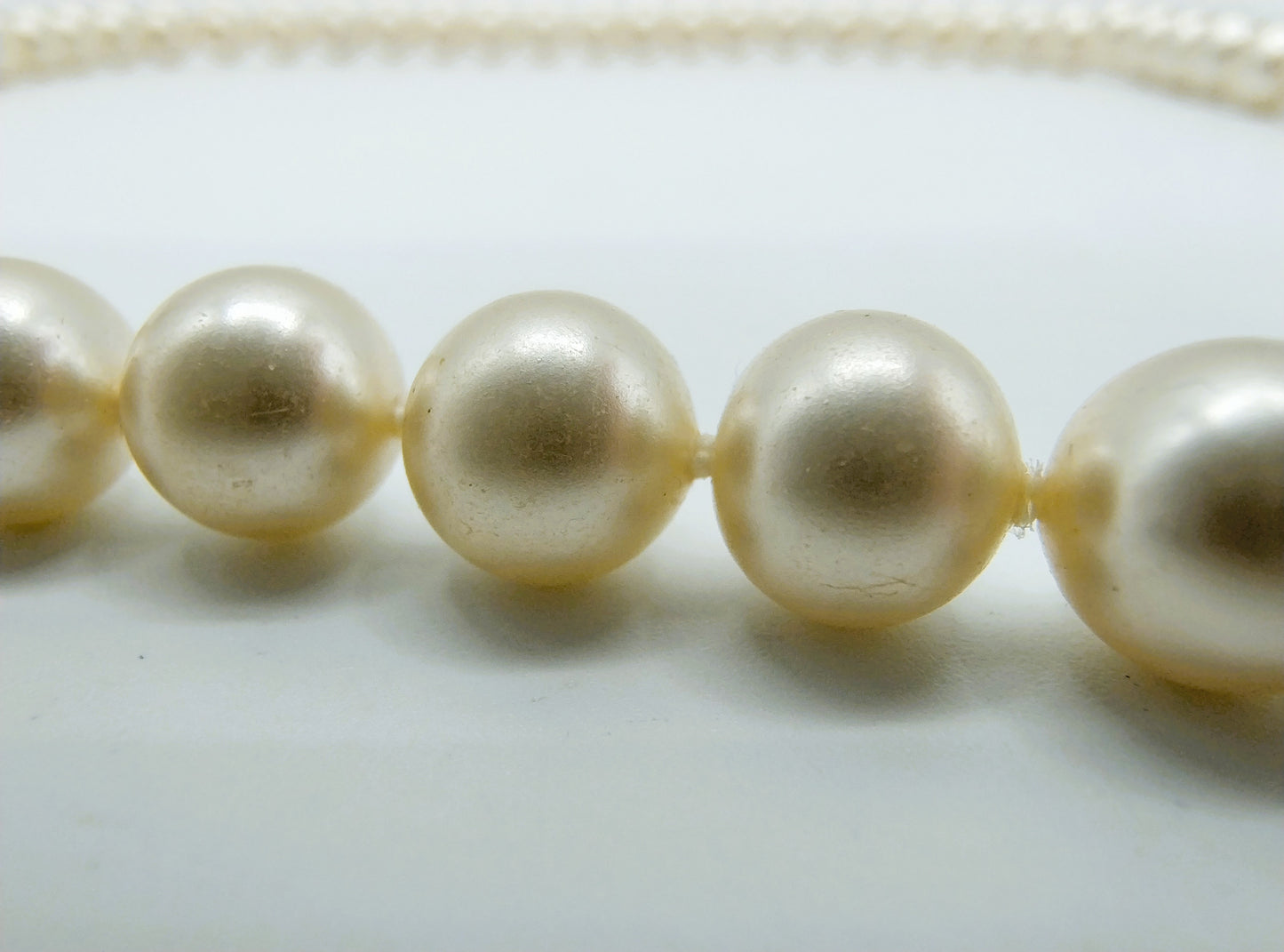 Pearl necklace with gold plated silver clasp, 45 cm
