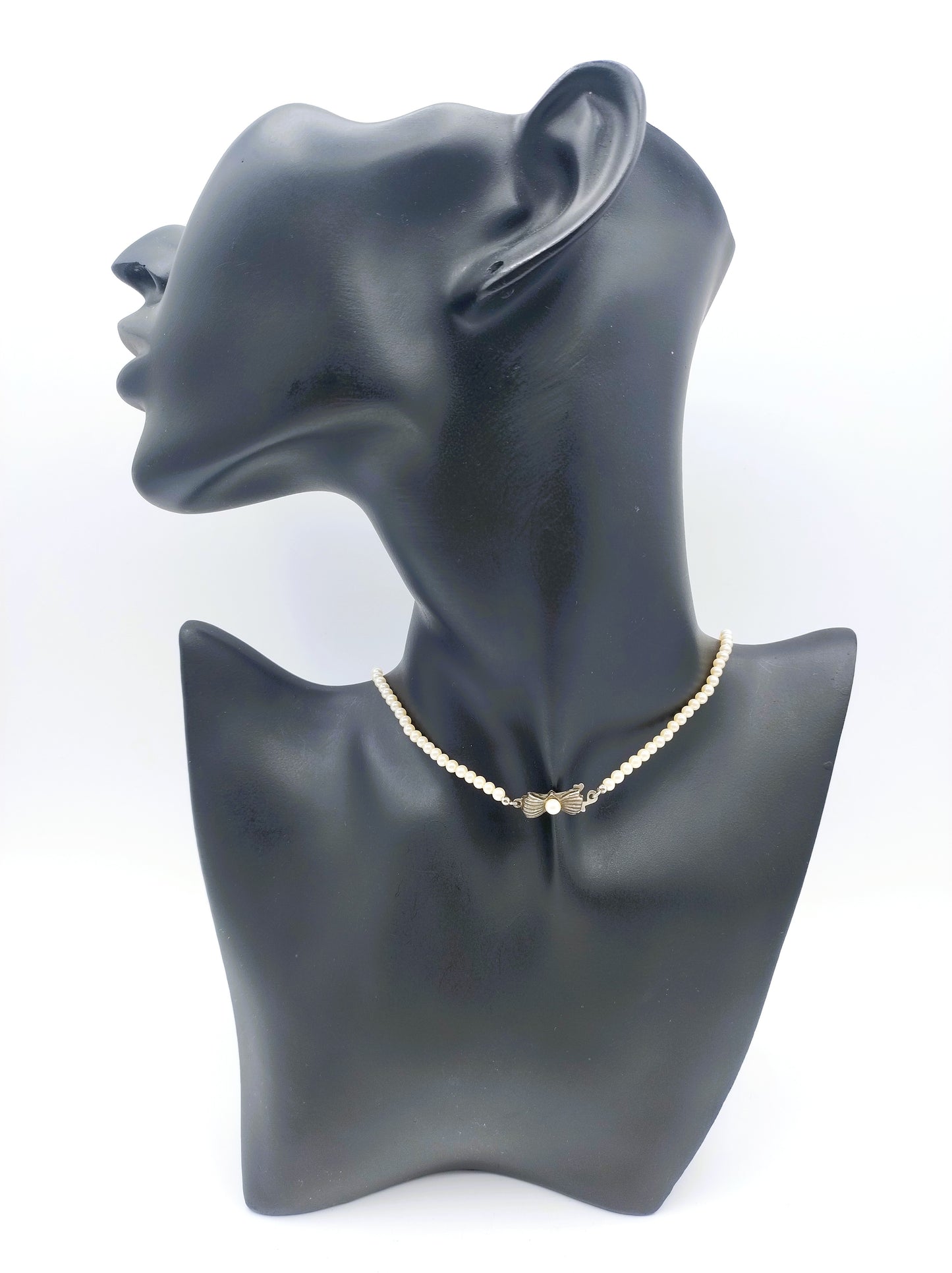 Pearl necklace with silver clasp, 48.5 cm