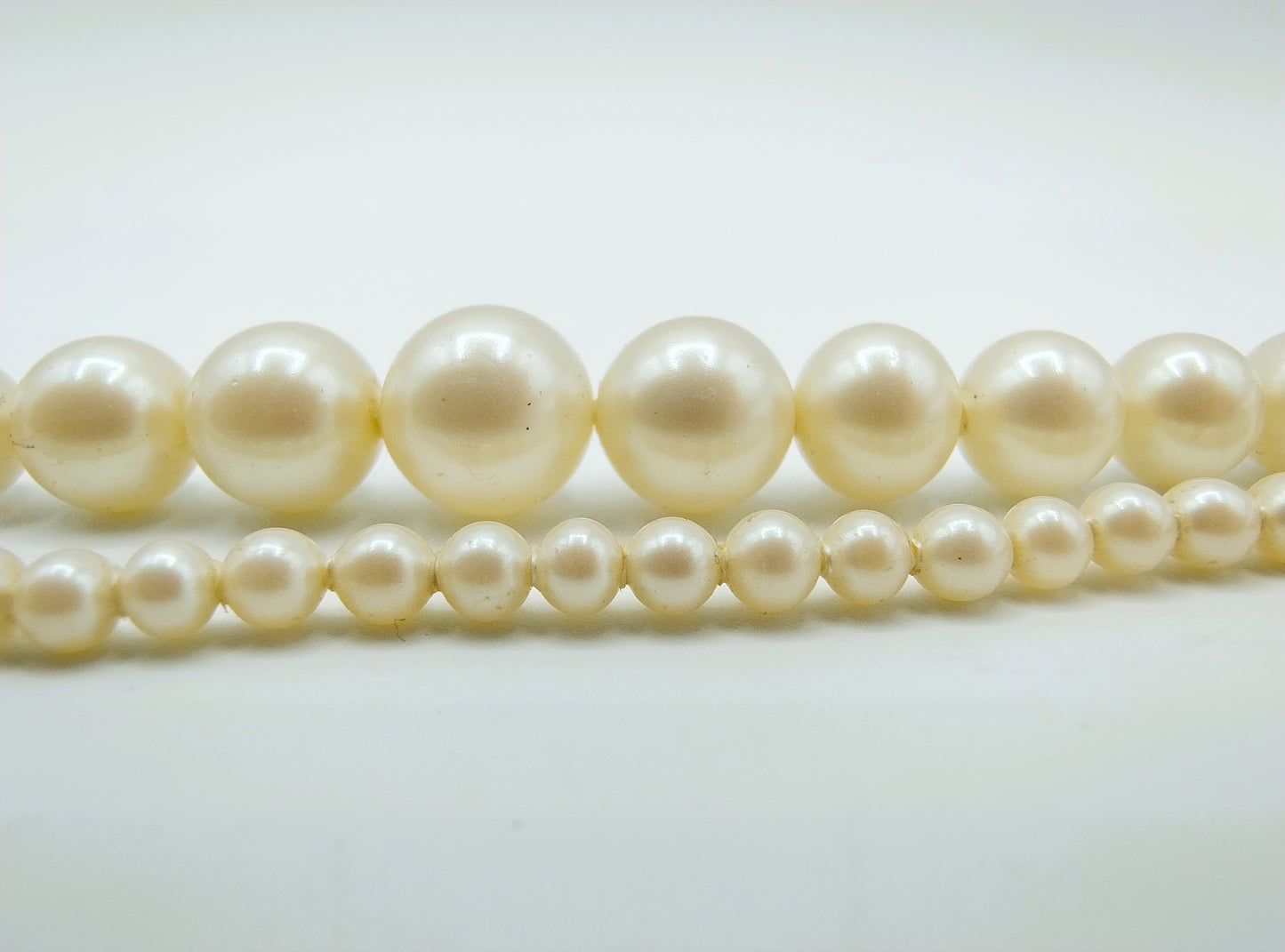 Pearl necklace with silver clasp, 48.5 cm