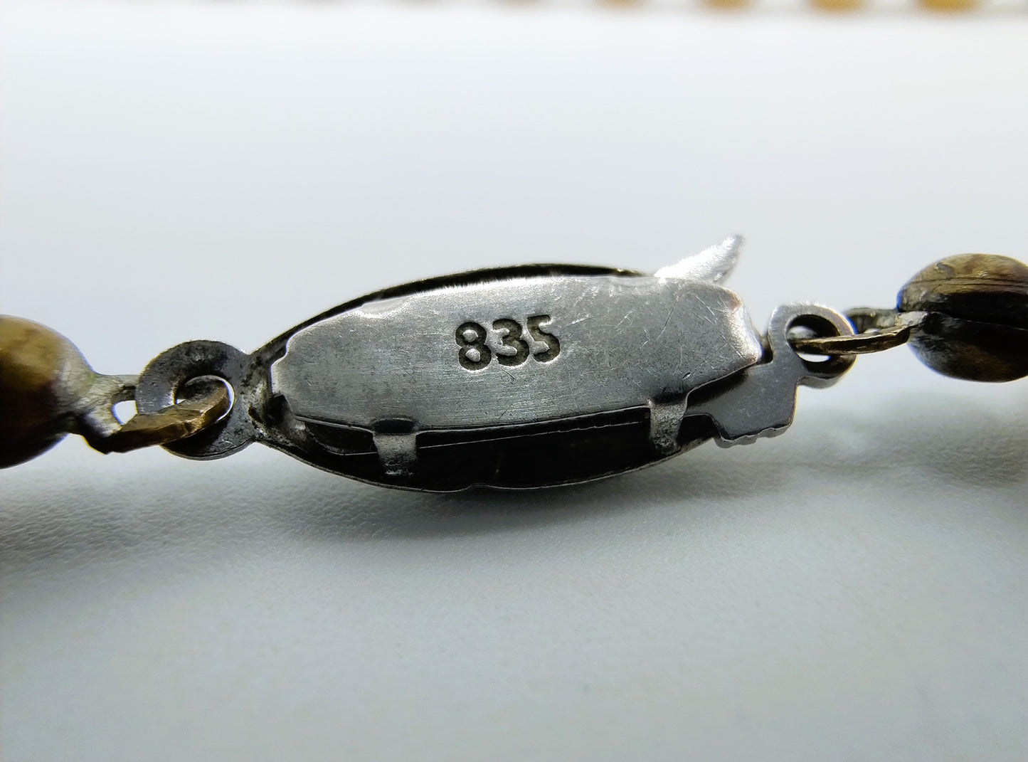 Pearl necklace with silver clasp, 60.5 cm