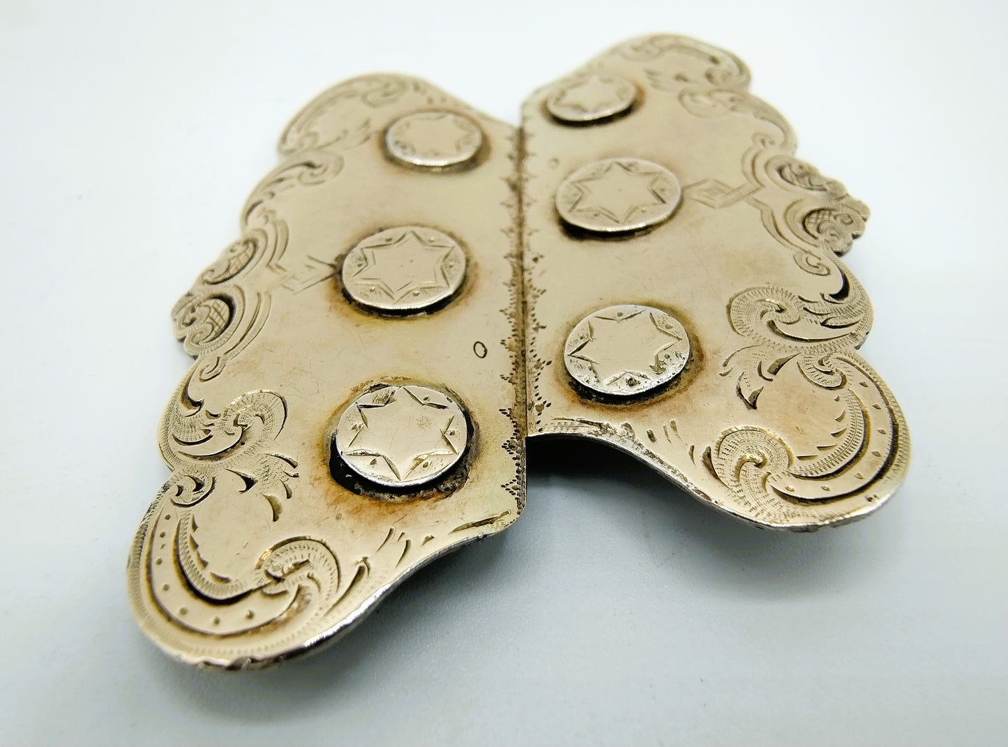 Gold/silver brooch with Biedermeier decoration.