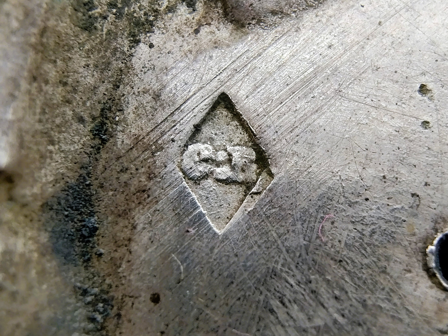Zilveren tasbeugel met rokhaak, G. van Goethem, 1798 en C. Rozenburg, 1815, Middelburg en Schoonhoven.