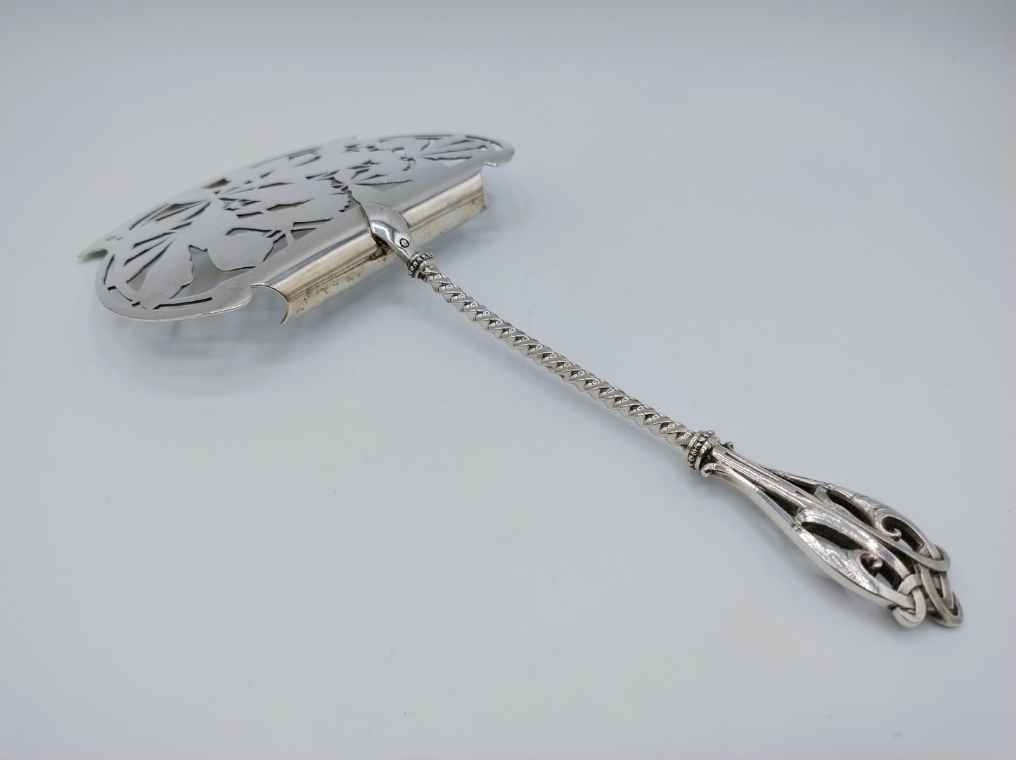 Silver asparagus scoop, Company J.M. van Kempen, Voorschoten, 1905
