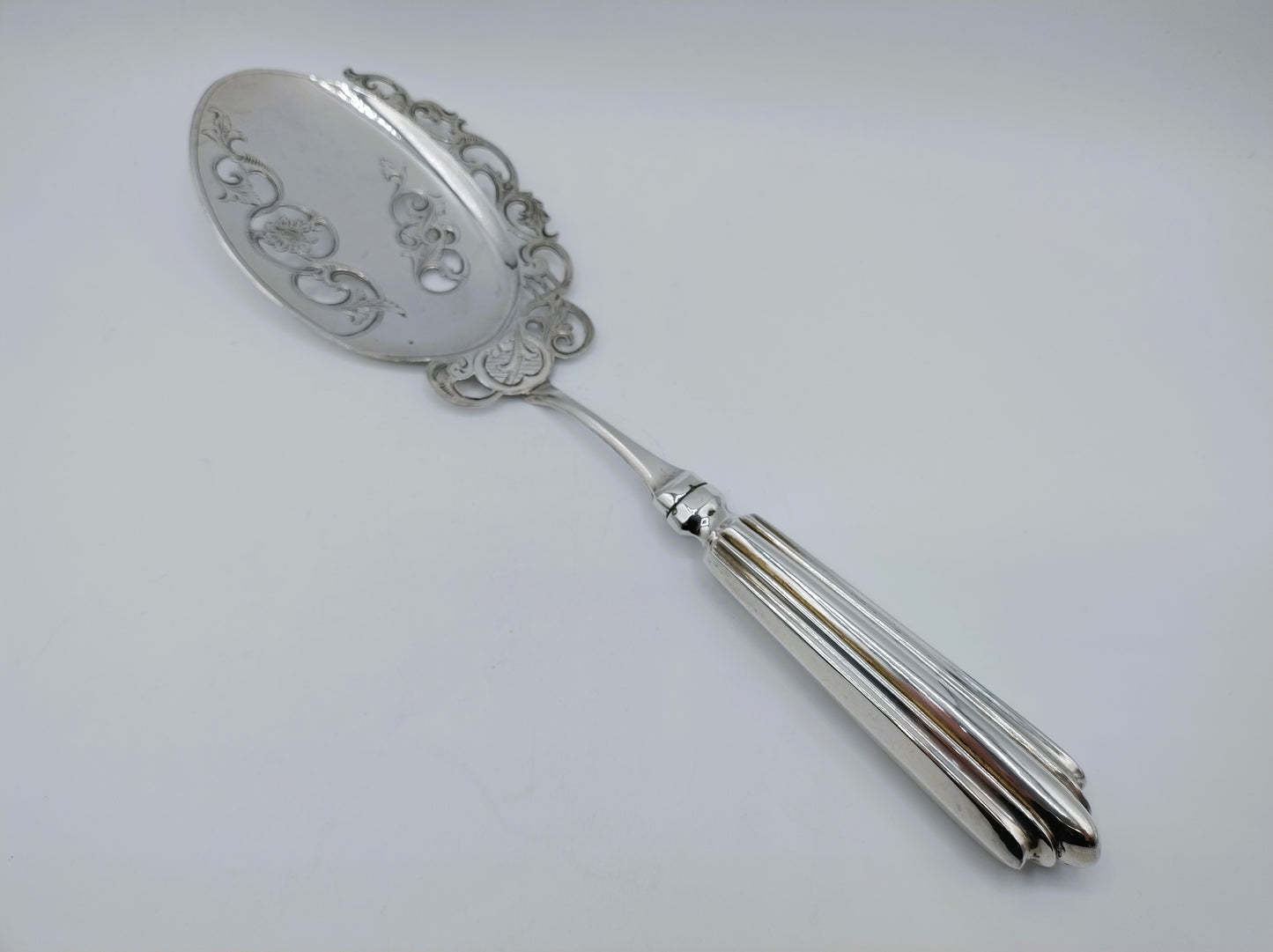 Silberner Fischvorlegelöffel, A. de Rooij, 's-Hertogenbosch, 1868
