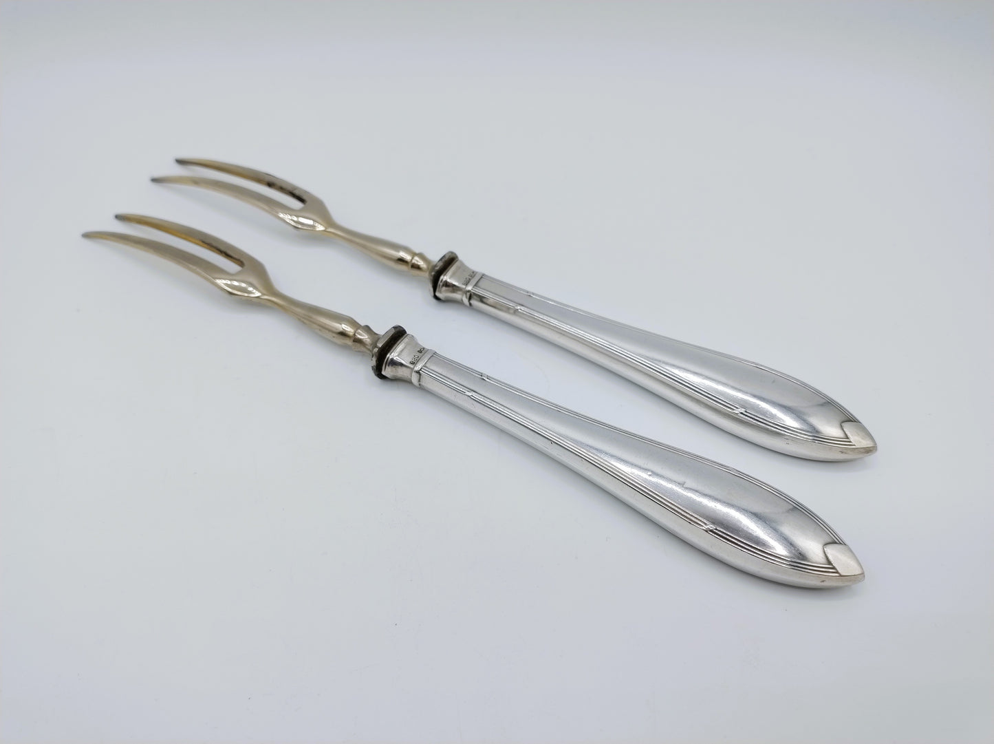 2 Gabeln mit silbernen Griffen, ca. 1915