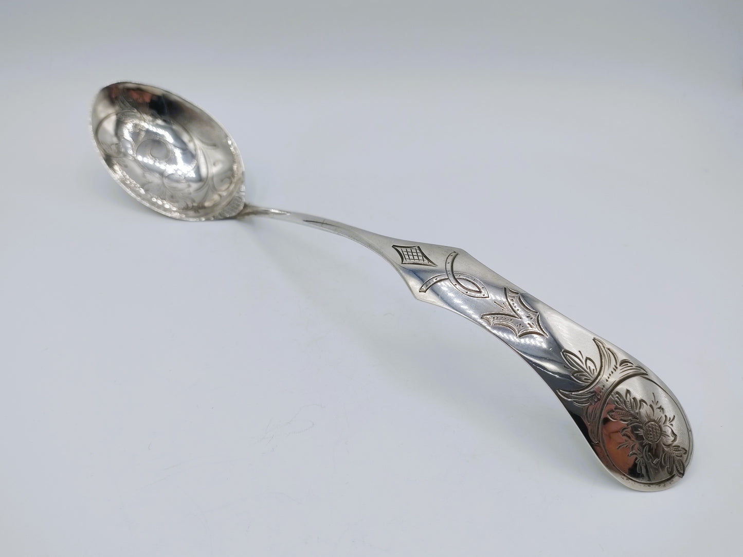 Silver serving spoon, fa. NS Visser and Co, 's-Hertogenbosch, 1868