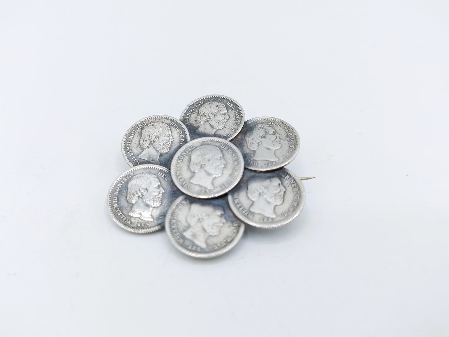 Silver penny brooch, Willem 3