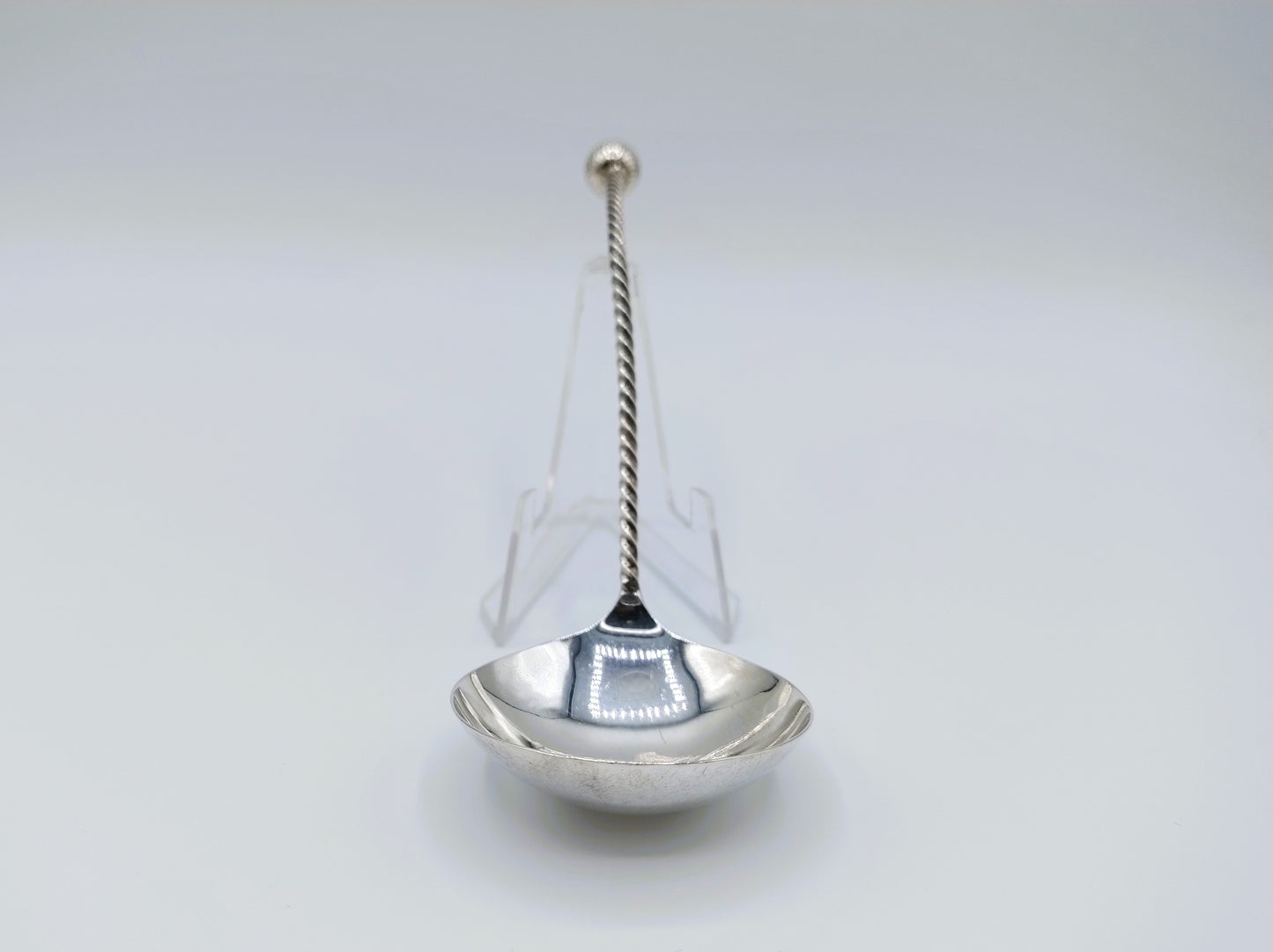 Zilveren roomlepel met eikel, J.H. van der Meulen, Joure, 1971