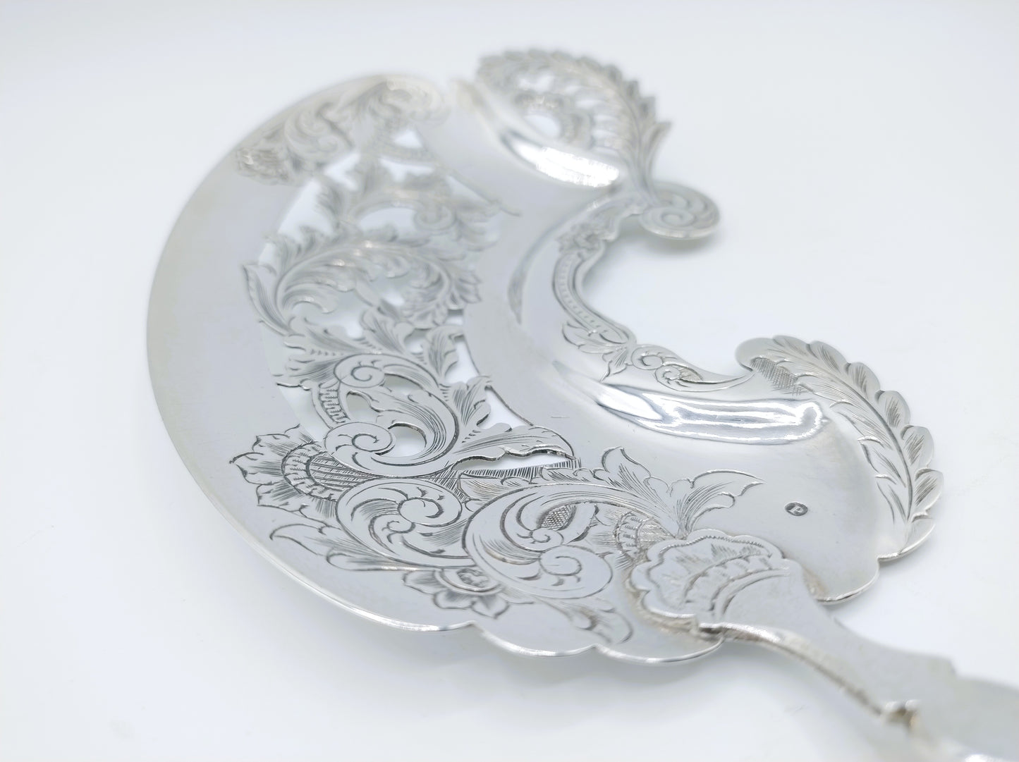 Silver serving spoon with mother-of-pearl handle, AH der Kinderen, 's-Hertogenbosch, 1849