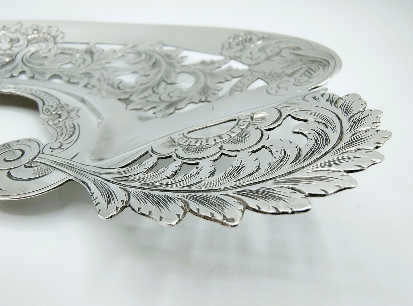 Silver serving spoon with mother-of-pearl handle, AH der Kinderen, 's-Hertogenbosch, 1849