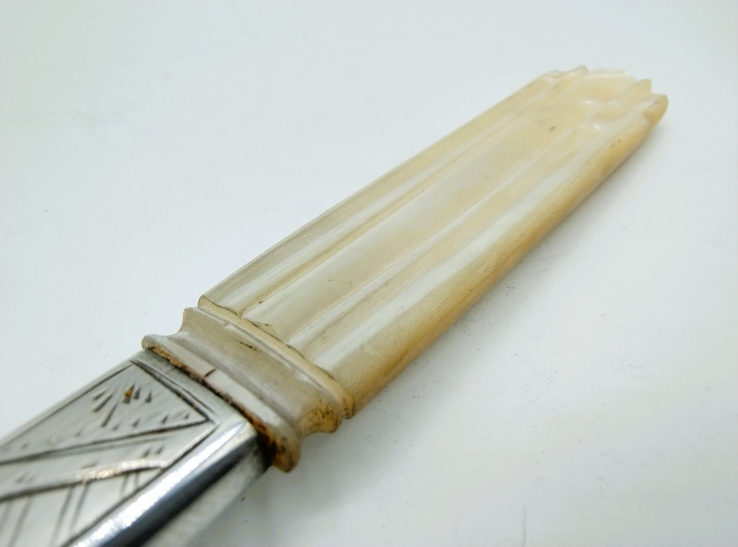 Silver serving spoon with mother-of-pearl handle, FJ de Leeuw, 's-Hertogenbosch, 1874
