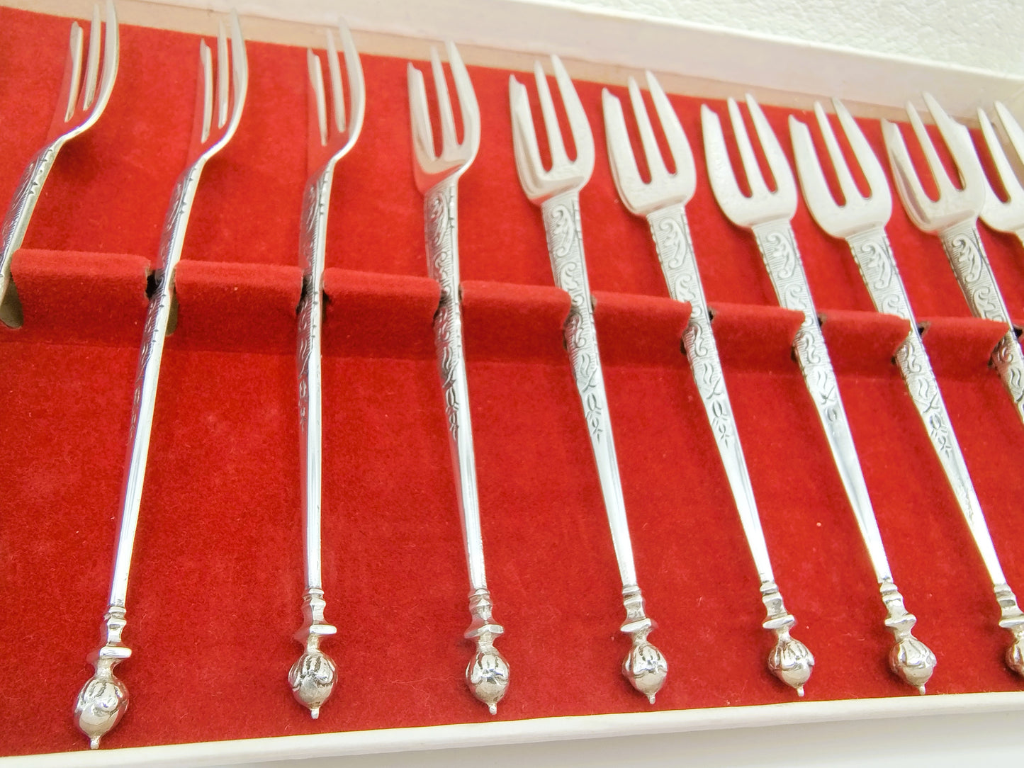 12-Delige taartvorken set in cassette, Bijkamp & Co, Steenwijk, ca. 1960.