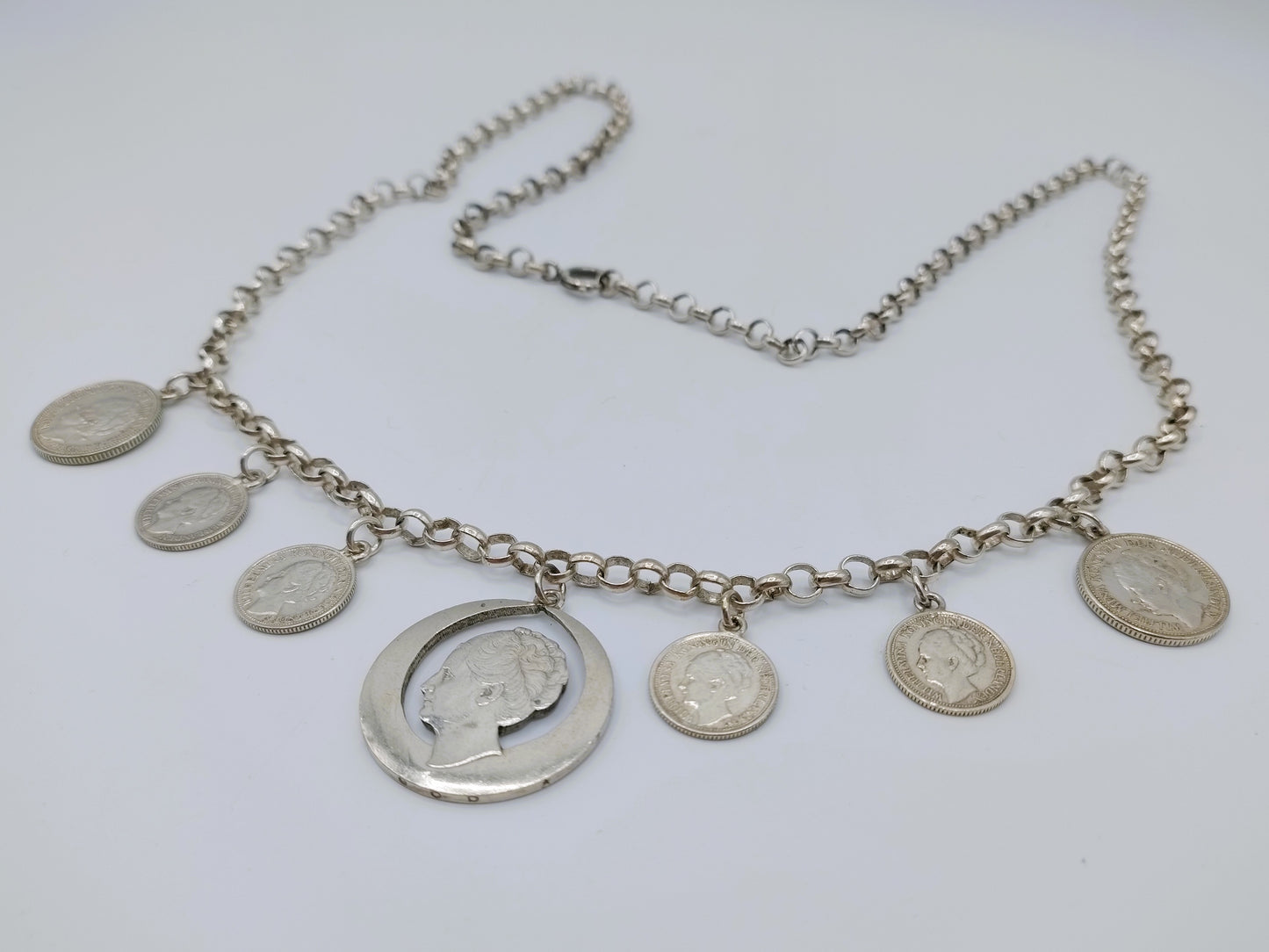 Zilveren jasseronketting met wilhemina munten, 77 cm