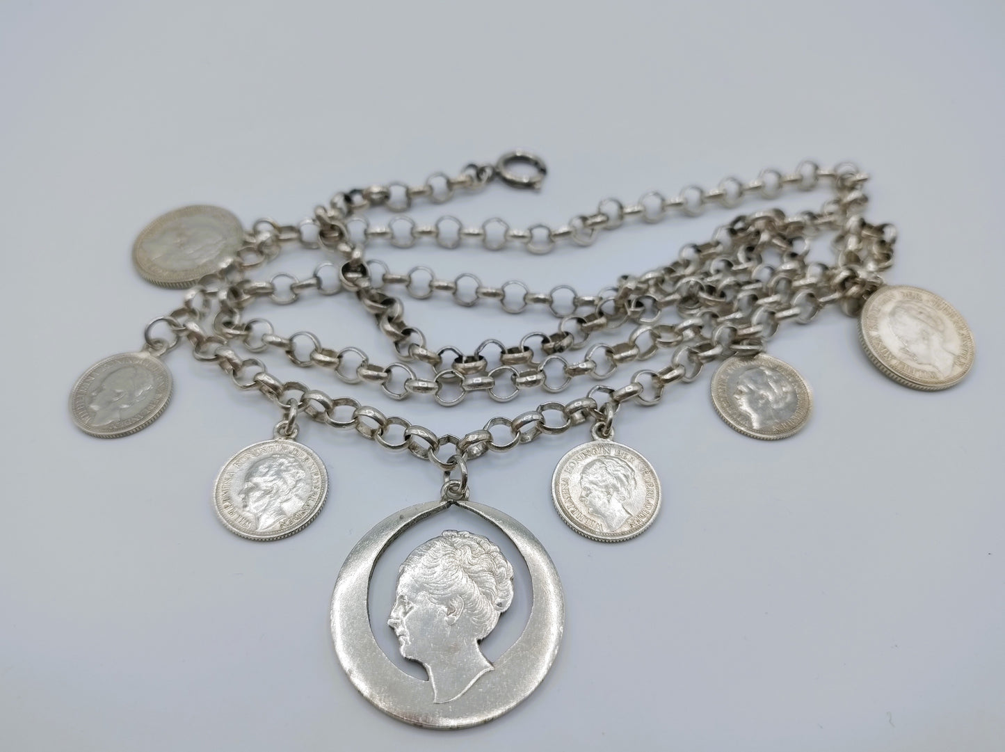 Zilveren jasseronketting met wilhemina munten, 77 cm