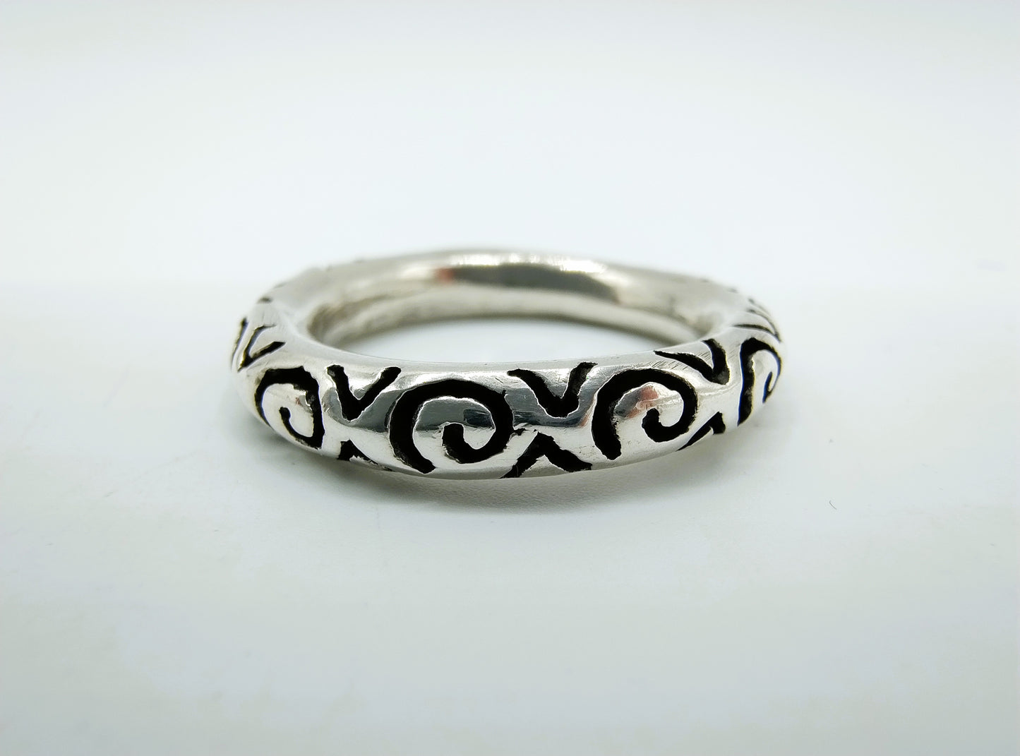 Silver ring with Celtic motif, 20 mm