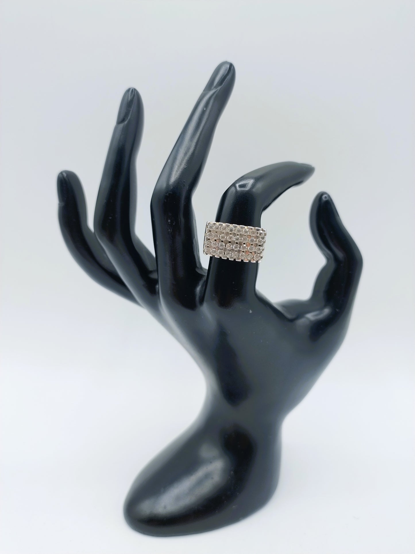 Zilveren ring bezet met zirkonia, 18 mm