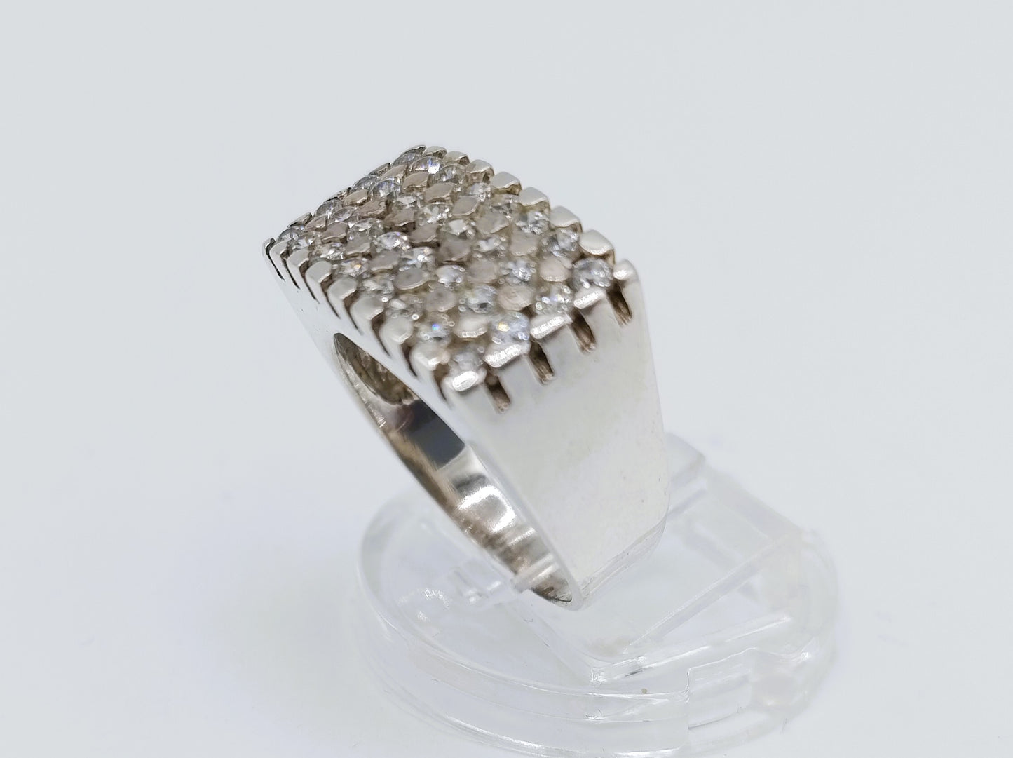 Zilveren ring bezet met zirkonia, 18 mm