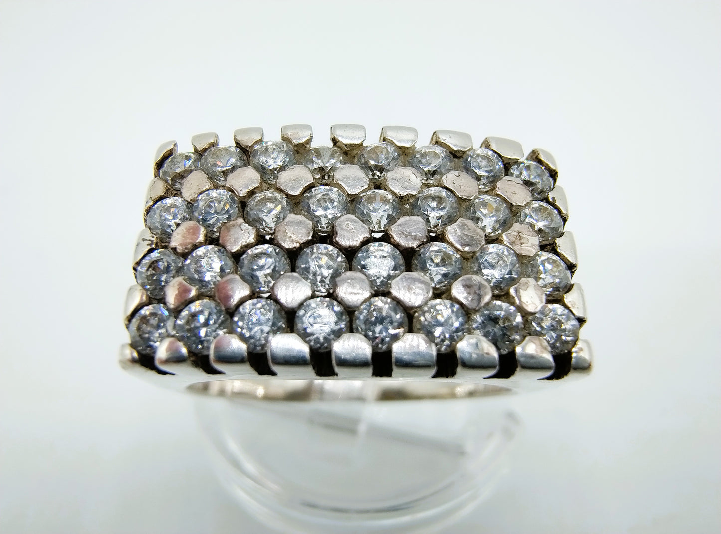 Zilveren ring bezet met zirkonia, 18 mm