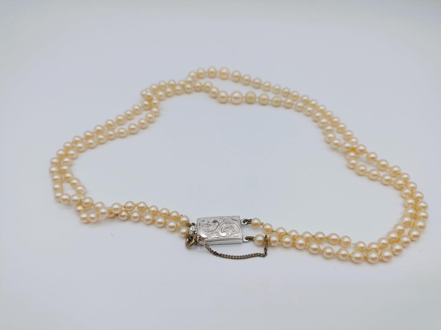 Parelketting met zilveren slot, 44 cm