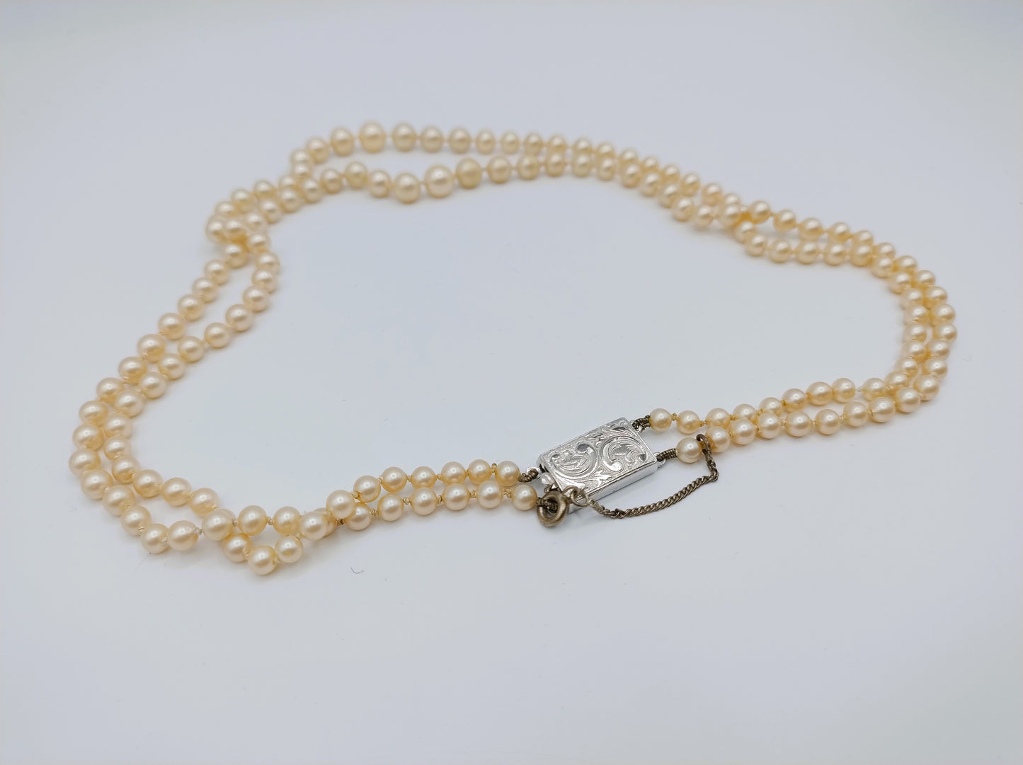 Parelketting met zilveren slot, 44 cm