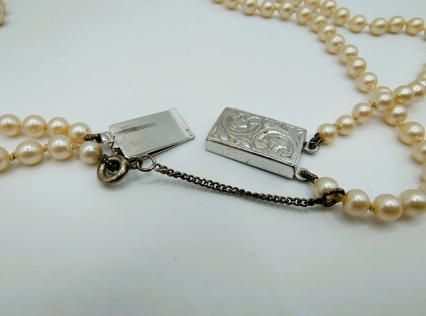 Parelketting met zilveren slot, 44 cm