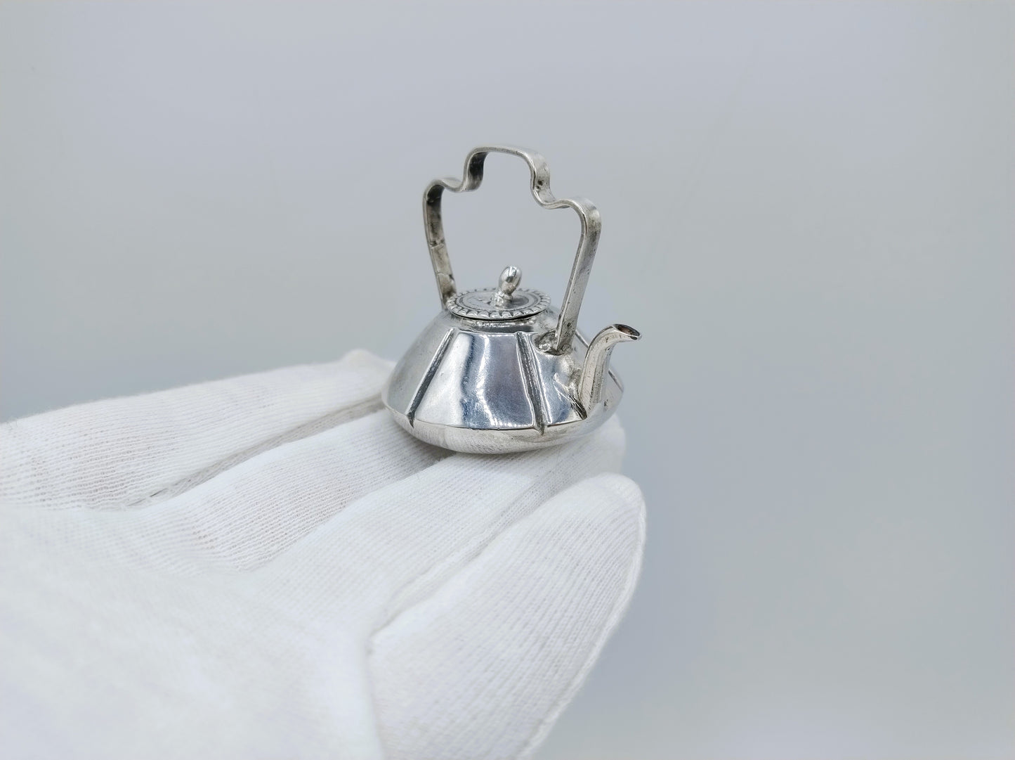 Zilveren miniatuur waterketel, Amsterdam, ca. 1725