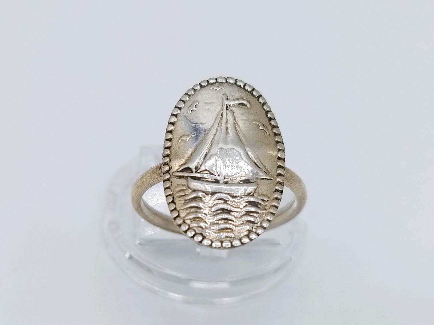 Zilveren vintage ring met zeilboot, D.J. Deumers, Schoonhoven, 18 mm