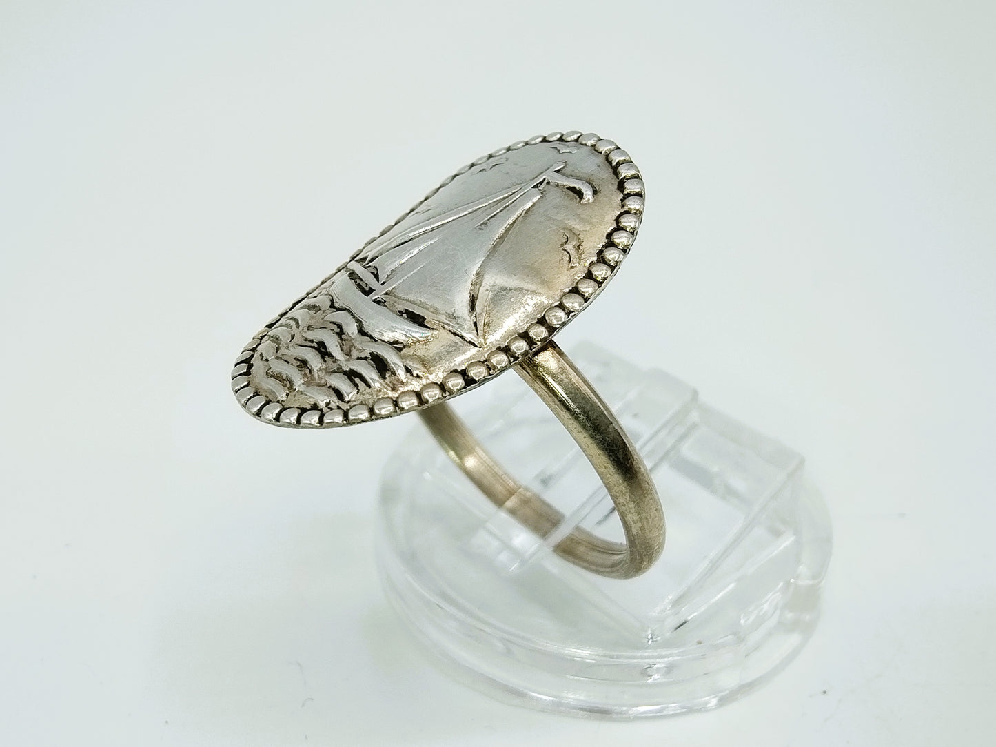 Zilveren vintage ring met zeilboot, D.J. Deumers, Schoonhoven, 18 mm