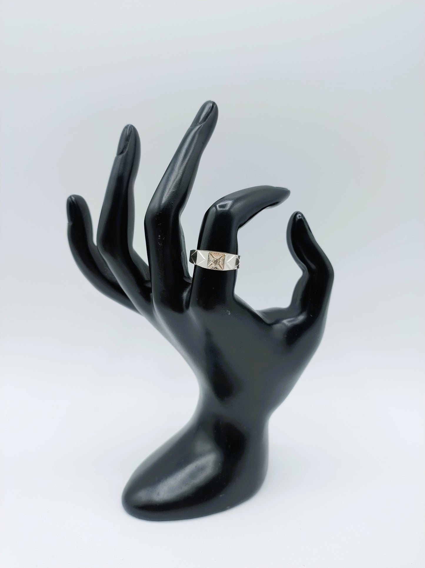Zilveren ring met zirkonia, 17.5 mm