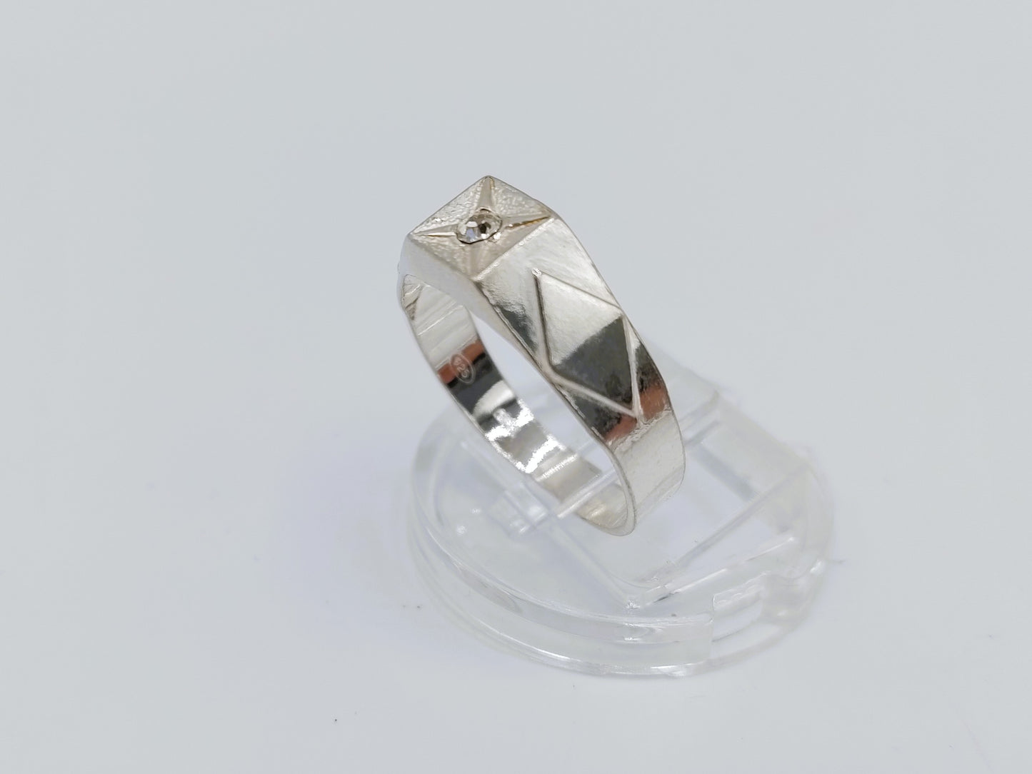 Zilveren ring met zirkonia, 18 mm