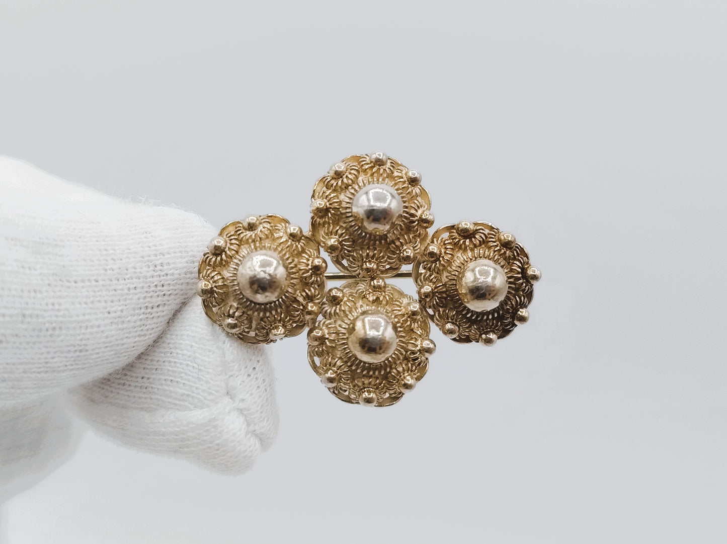 Silver Zeeland button brooch, 835