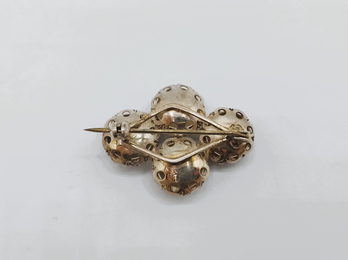 Silver Zeeland button brooch, 835