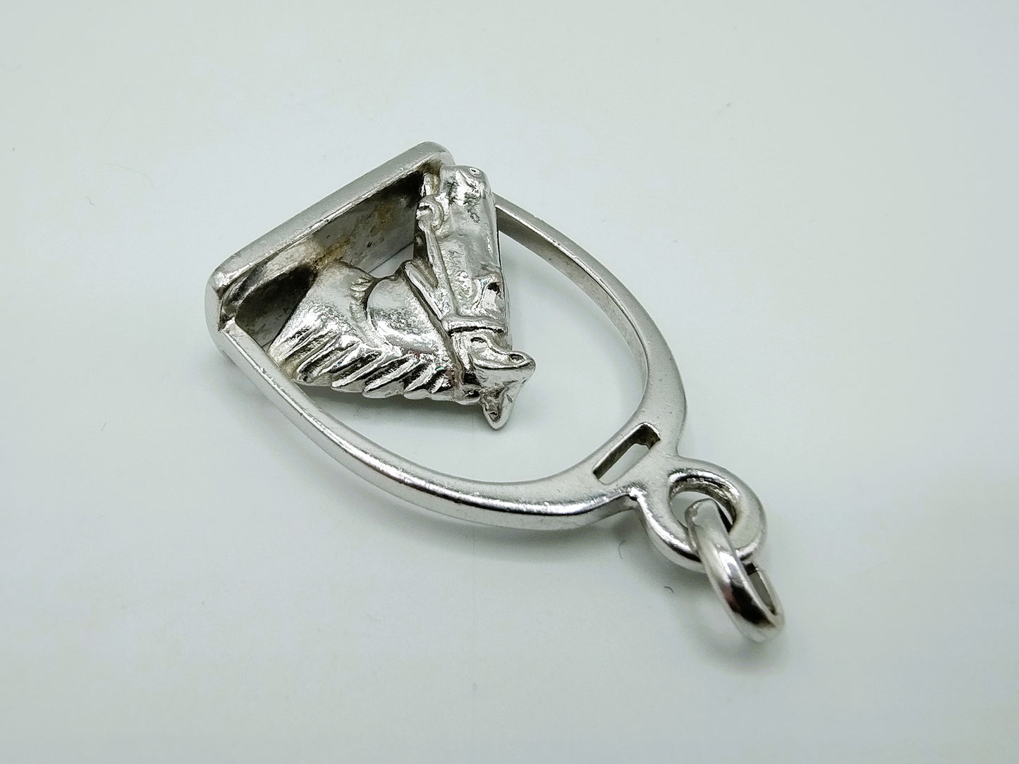 Zilveren hanger met paardenhoofd, 835