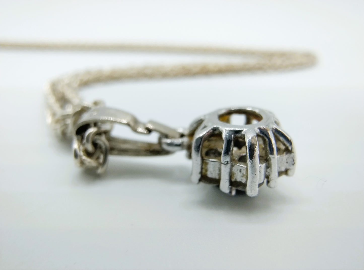 Zilveren koordcollier met hanger, 45,5 cm.