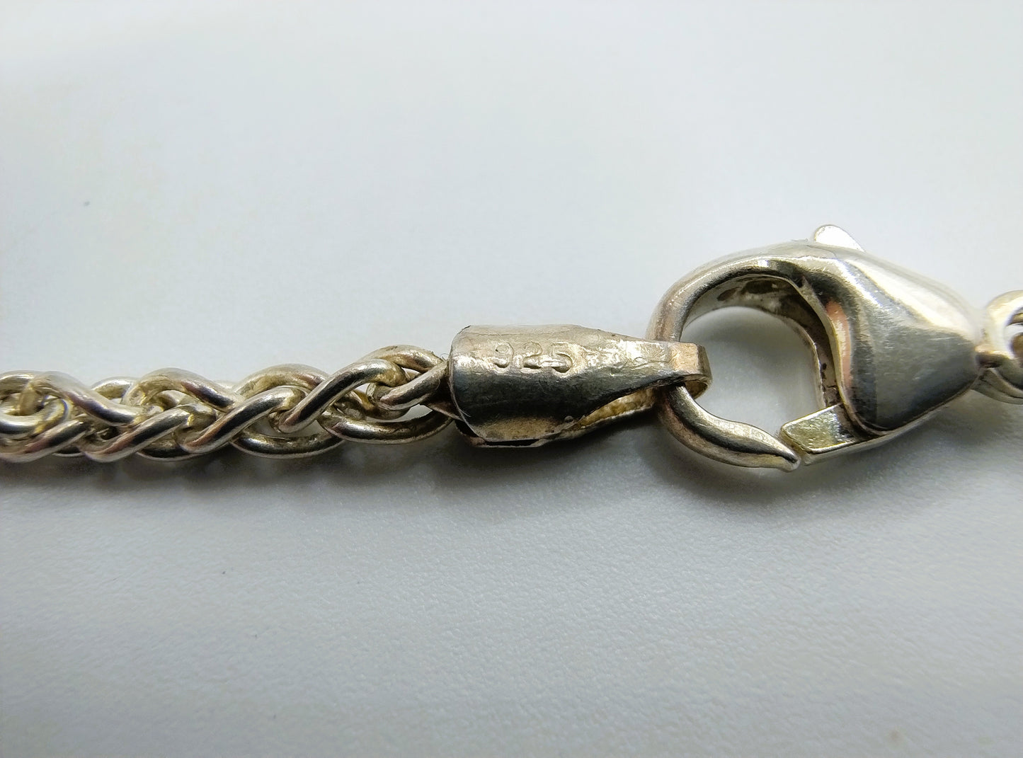 Zilveren koordcollier met hanger, 45,5 cm.