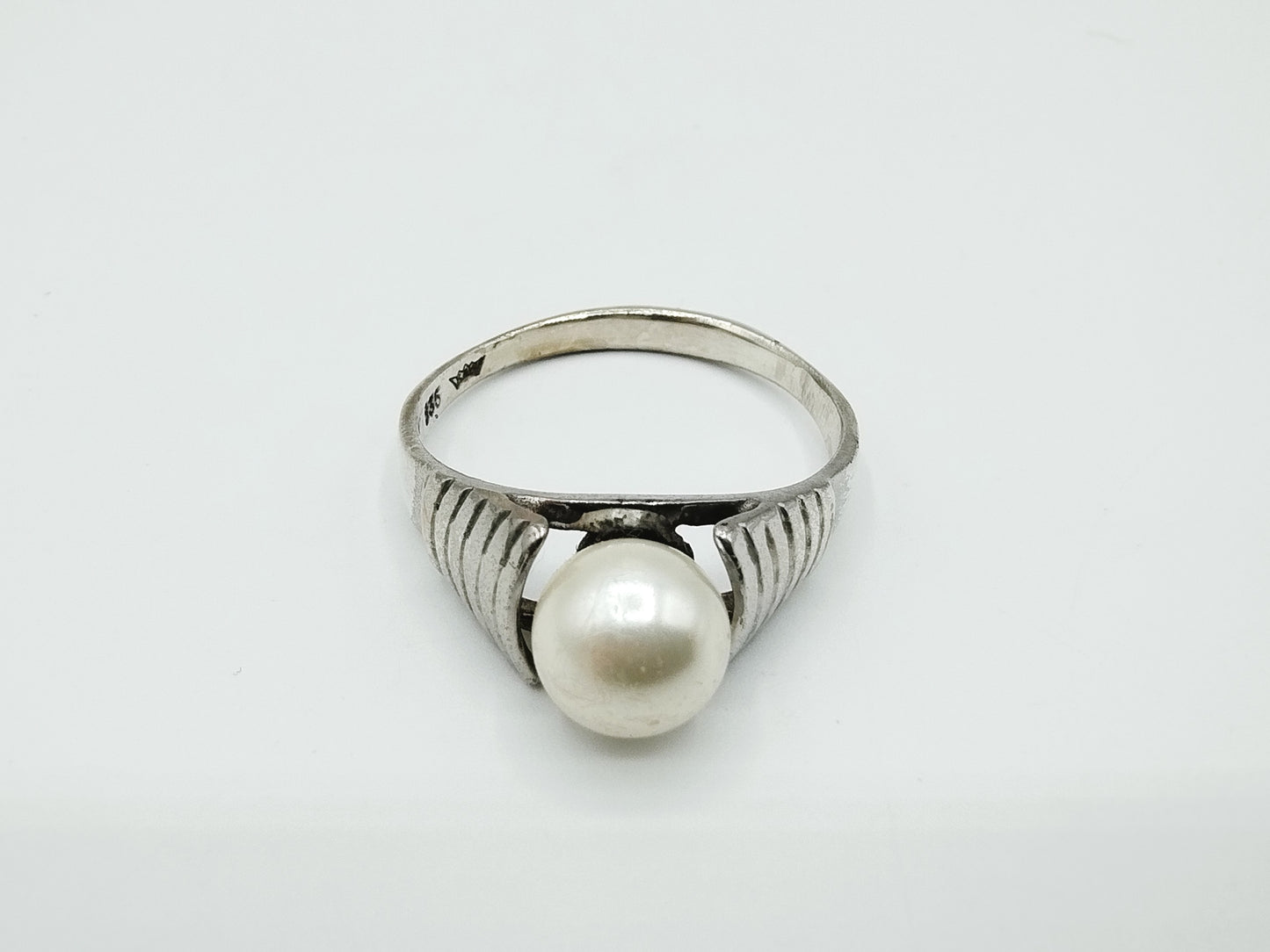 Zilveren ring met parel, A.W.G. Wels, Amsterdam, 18 mm