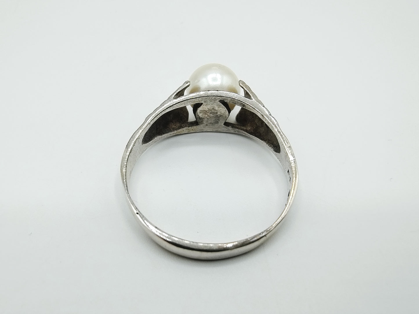 Zilveren ring met parel, A.W.G. Wels, Amsterdam, 18 mm