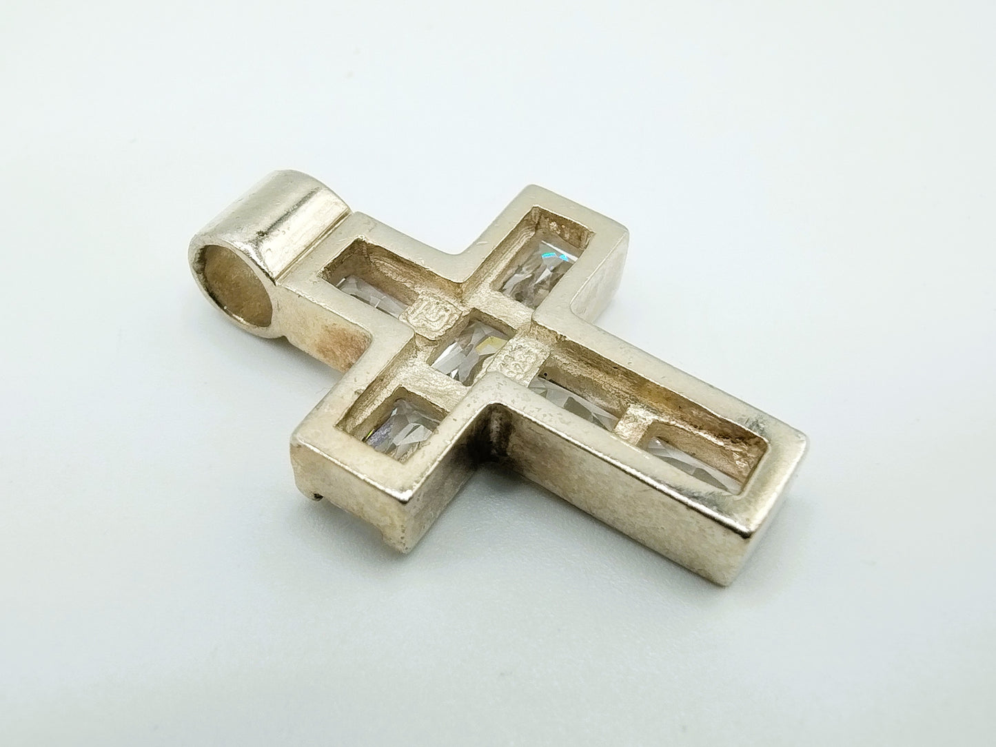 Zilveren kruishanger met zirkonia, 925