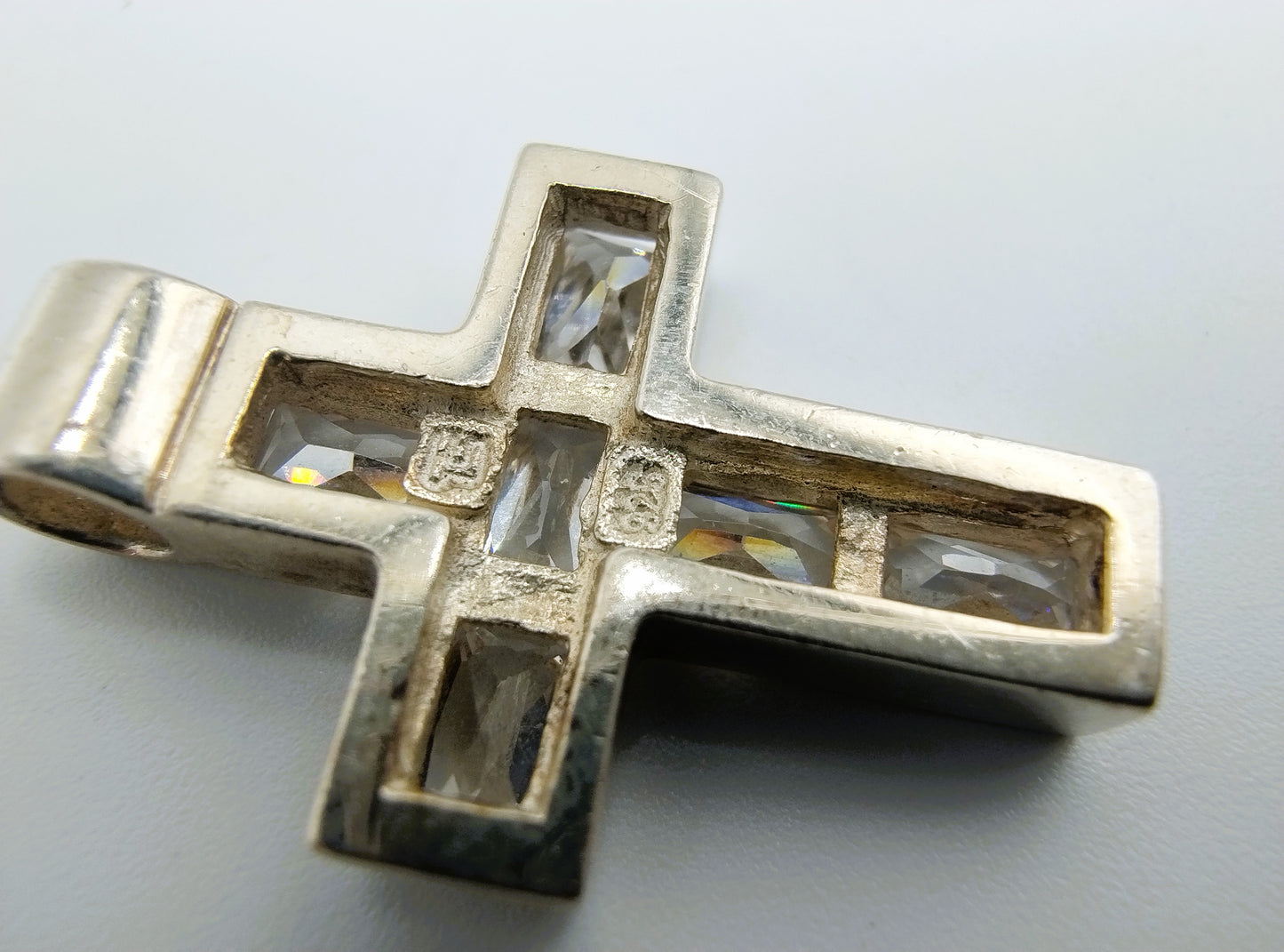 Zilveren kruishanger met zirkonia, 925