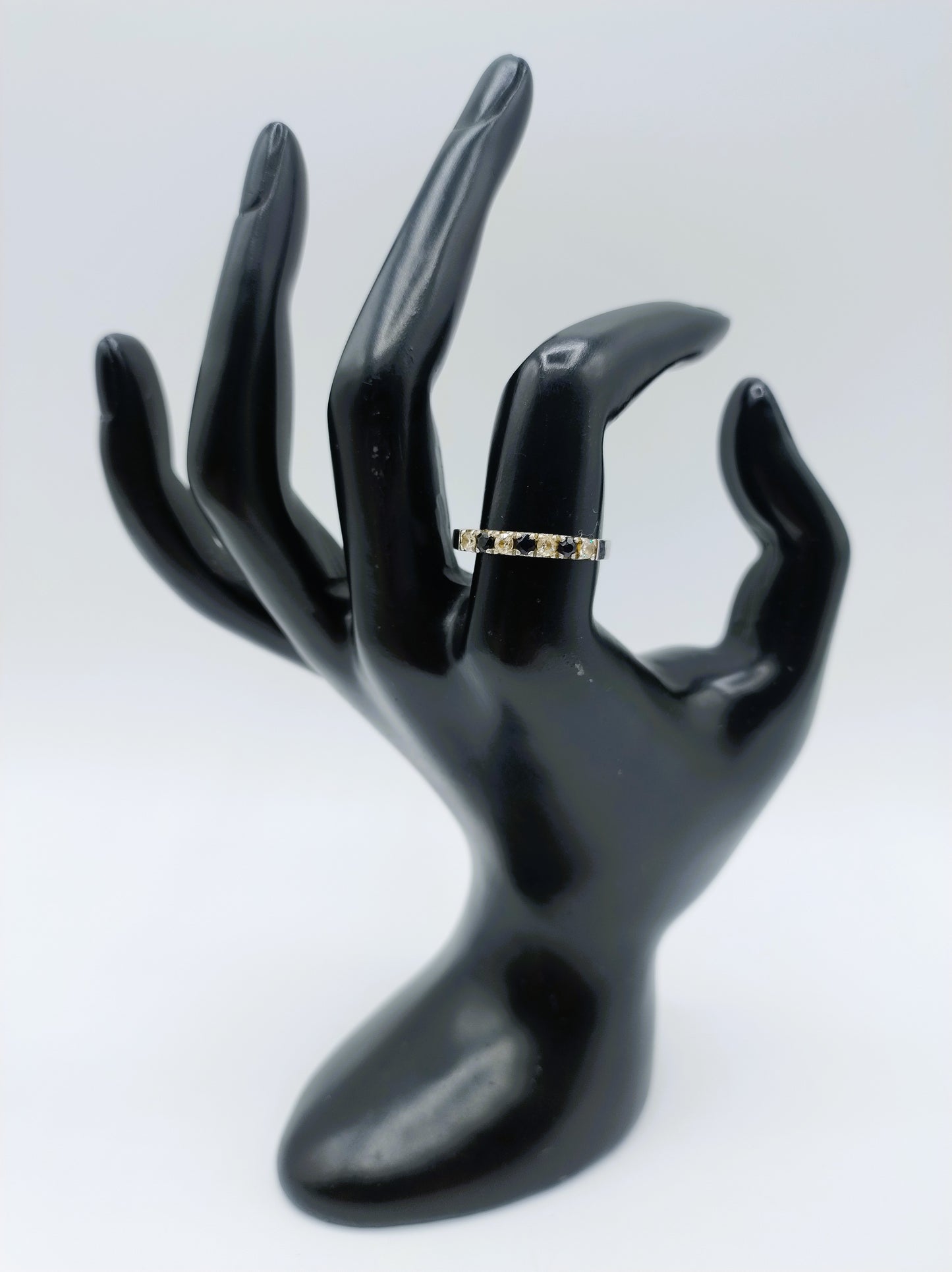 Zilveren rijring met safier en zirkonia, 19 mm