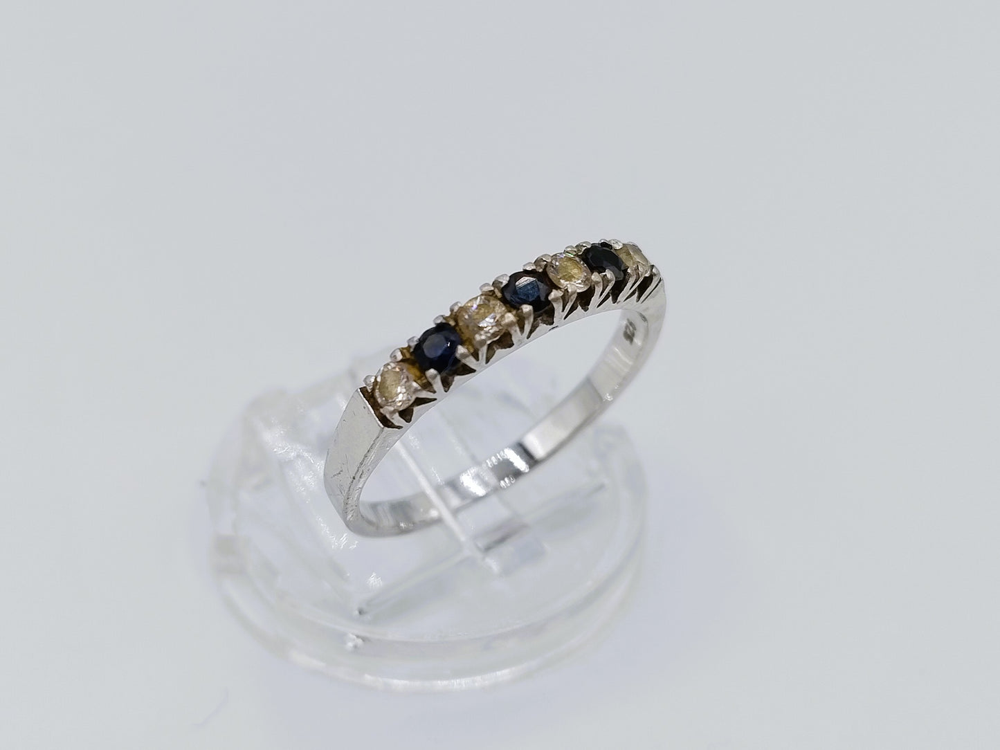 Zilveren rijring met safier en zirkonia, 19 mm